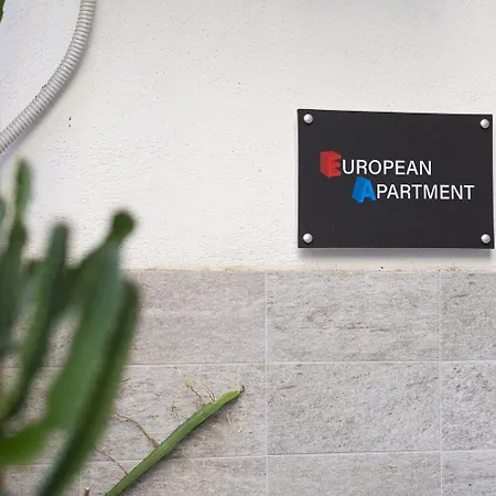 European - Town Center Self Check-in Apartman